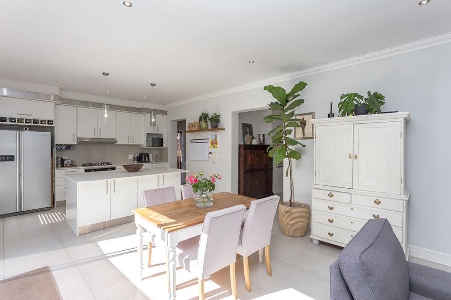 2 Bedroom Property for Sale in Parklands North Western Cape